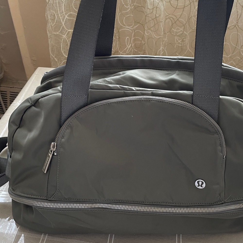 lululemon athletica Olive Green Duffel Bag - Picture 4 of 16